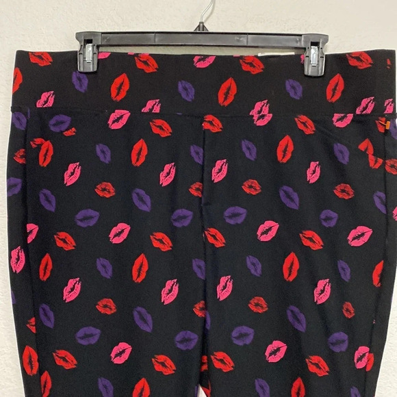TORRID NEW Pocket Pixie Luxe Ponte Lips Pants Plus Size 3X - Picture 2 of 11